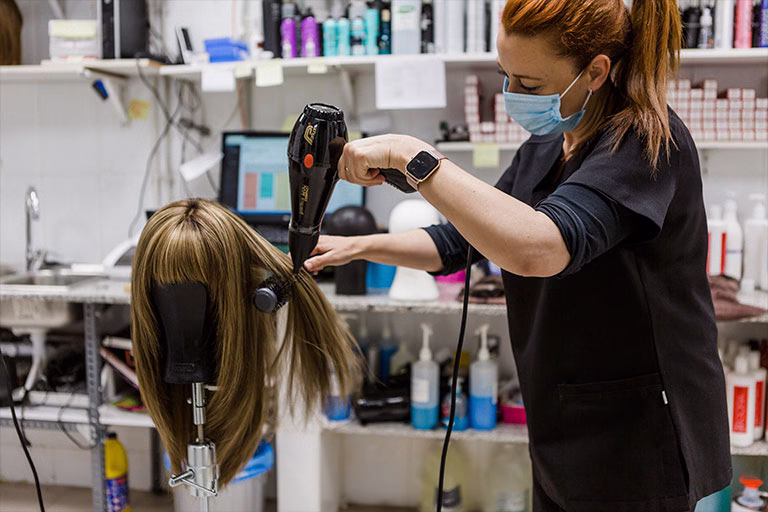 Diferencias entre el pelo natural y sintético